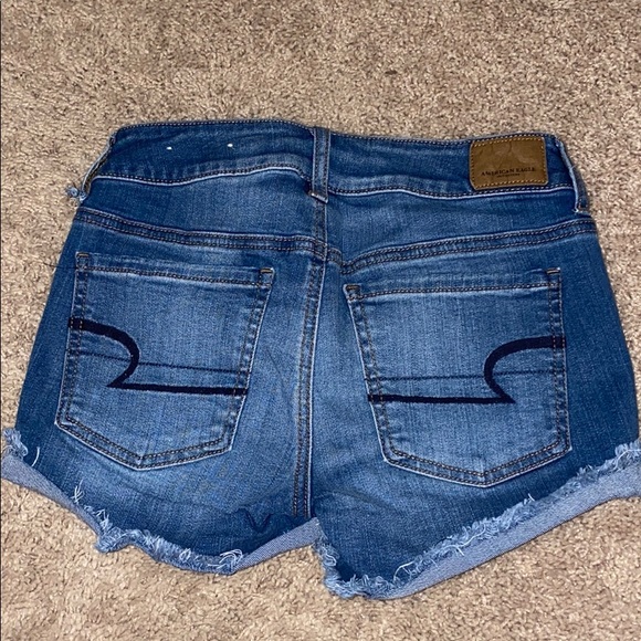 American Eagle Jean Shorts size 2 - Picture 2 of 5